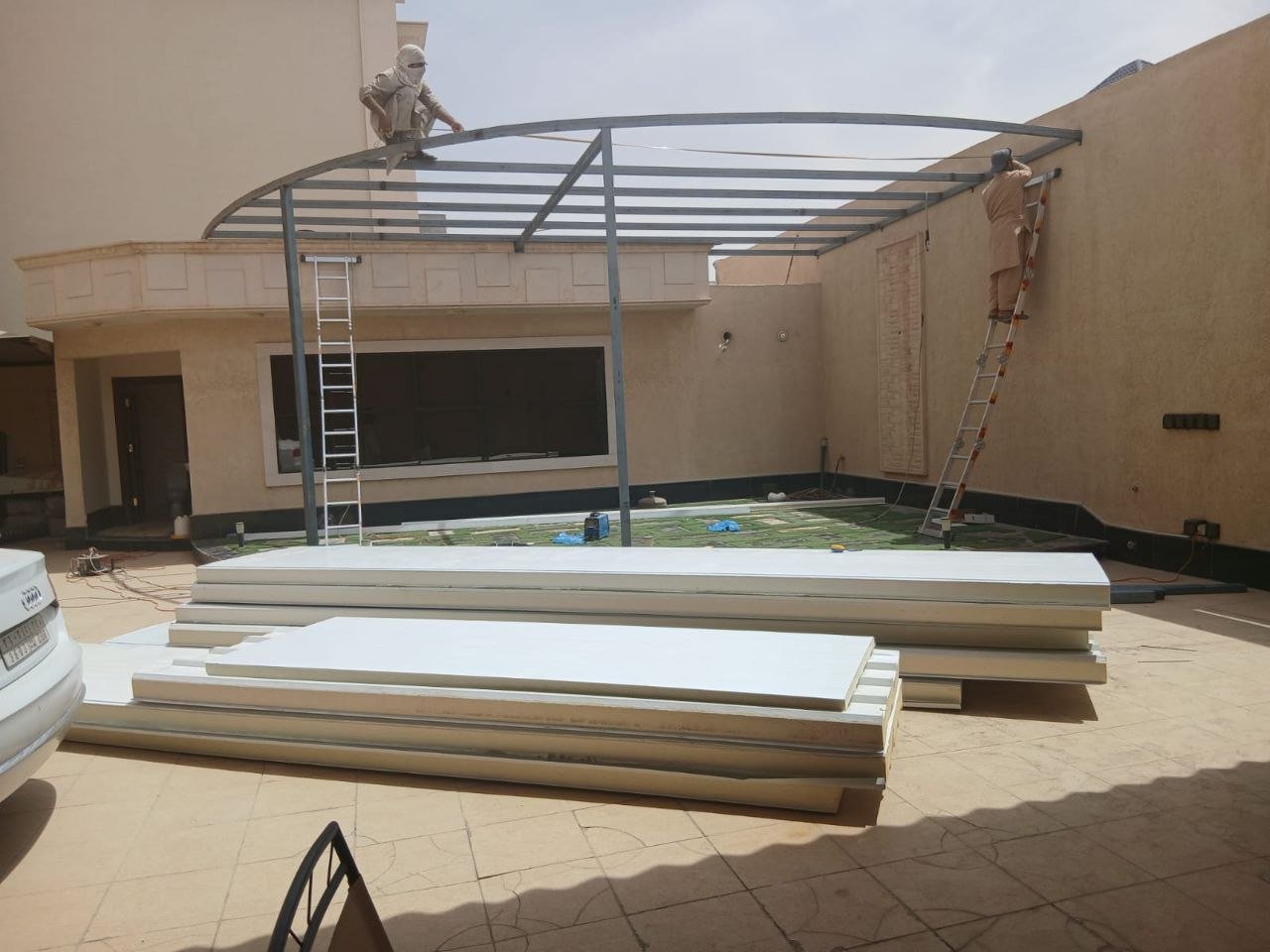 تطوير أراضي وعقارات